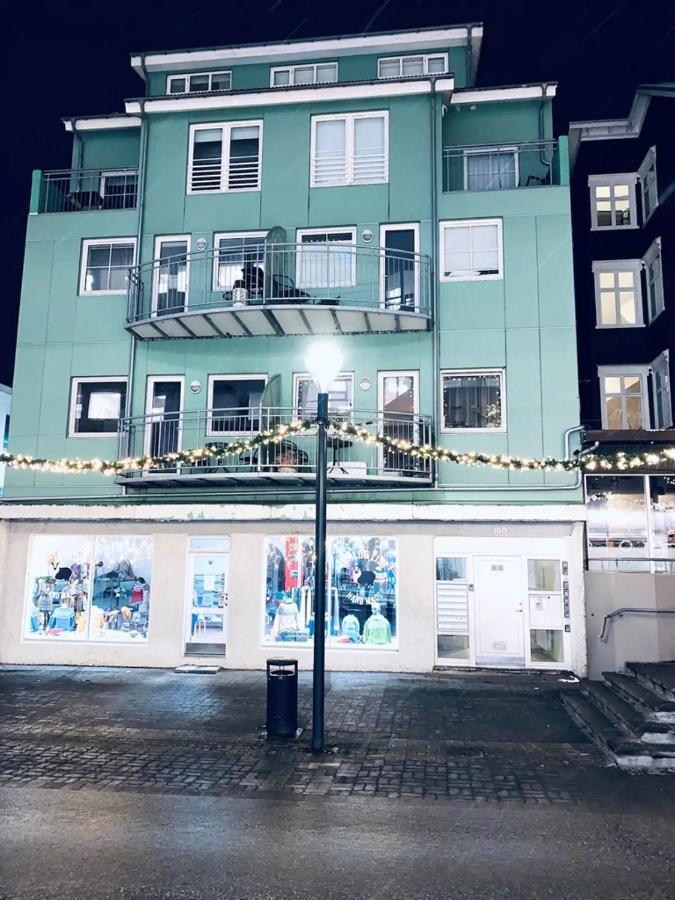Penthouse On The Main Street, Town Center Akureyri Exterior foto