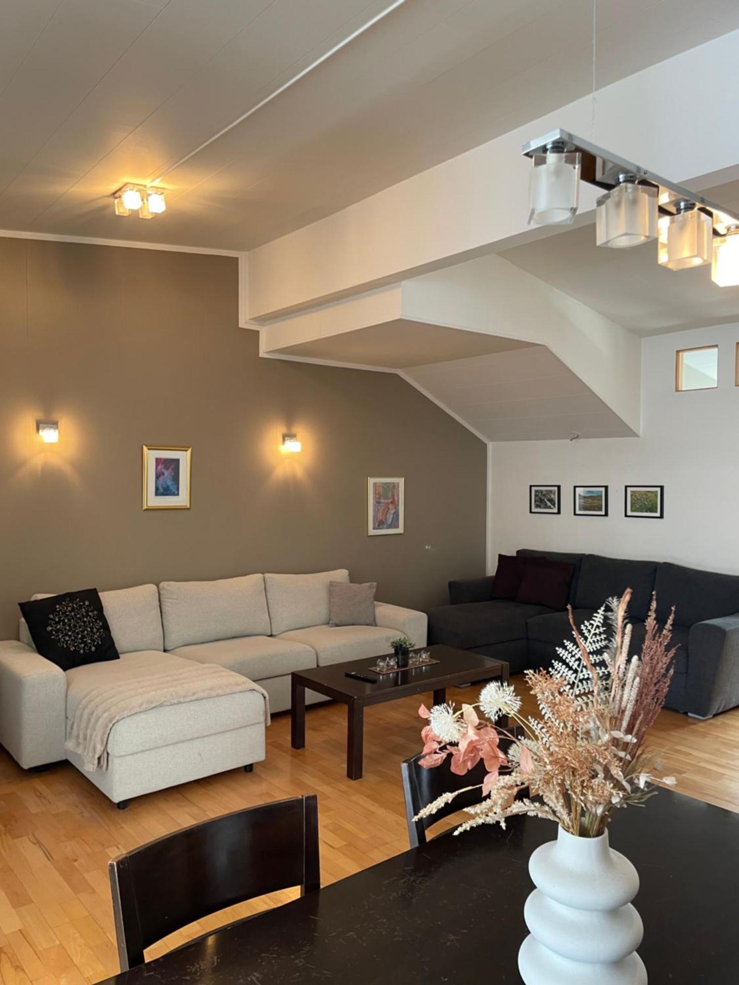 Penthouse On The Main Street, Town Center Akureyri Exterior foto